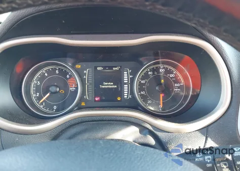 2018 Jeep Cherokee Latitude 4X4 z USA, uszkodzony, nr VIN 1C4PJMCB3JD588499